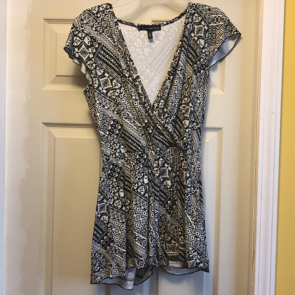 Derek Heart cute romper black and white